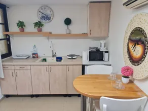Residential unit (one and a half rooms) - private garden, free parking! - Image 4