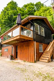 Cozy 2Bed Cabin w/ Sauna & Beach Access in Norfolk - Image 4