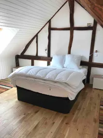Riverfront house - 15 min from the sea - Image 3