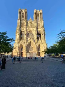 Cathedral view❤️ #private parking#Voie des Sacres👑 - Image 4