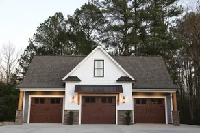 Modern Carriage House - Image 2