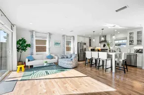 Cozy modern home &large lawn &outdoor fire &patio - Image 2