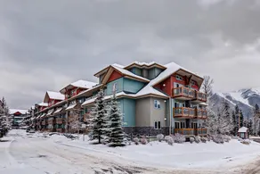 Spacious Getaway near Banff w/ Heated Pool! - Image 5