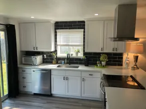 Luxury Brand New Remodeled 3 Bedroom Duplex! - Image 3