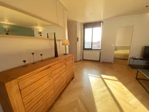 Terrace & view of Lyon/Fourvière – 2 bedrooms – Air-conditioned - Image 5