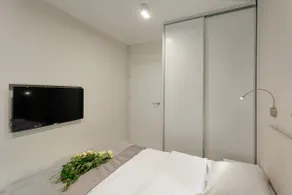 Modern apartment in a stylish building - Image 2