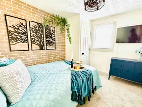 Stylish & Serene Bungalow in Fountain Square - Image 4