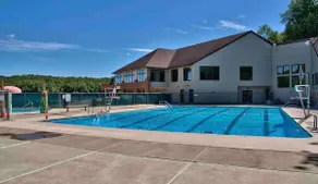 Lakes and resort amenities @ Treetop Chalet - Image 2