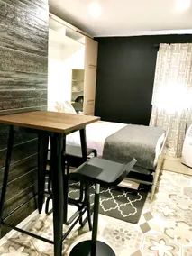 Close to Airport &City Petite House 2 guests Max - Image 2