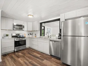 Pleasure Point Place WATERFRONT Cottage - Image 4