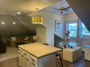Roomy two bed five mins to downtown Providence - Image 1