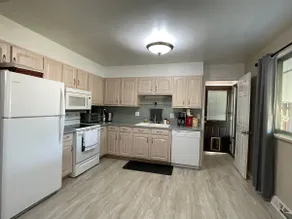 Centrally Located Home in a Quiet Area - 2,200sqft - Image 5