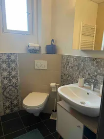 Sandys Cozy Stone Cottage - Image 3