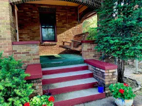 Cozy N Clean Brick Bungalow Dundee-  Best Porch Swing in the metro! - Image 3
