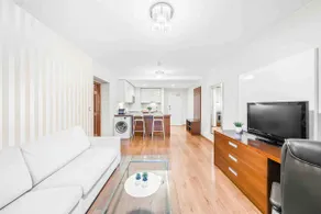 Spacious apartment (52m2) in perfect location - Image 2