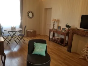80 m2 apartment in Saint-Amour city center - Image 3
