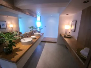 2BR Beachfront Resort Apartment w Sea View Hot Tub - Image 5