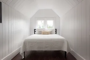 Vintage 2 Bedroom Loft | Above Boutique | GFU - Image 4