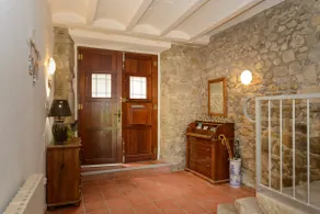 Can Mieta, a refuge in the Vall d'en Bas - Image 2