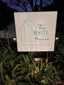 The White House-Studio - Image 3