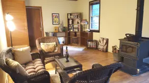 KAREN'S PLACE..Lovely Home, Convenient Location - Image 5