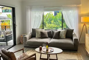 Salt Beach Getaway - Image 4