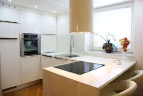 GORGEOUS, VERY SPACIOUS APARTMENT - Image 5