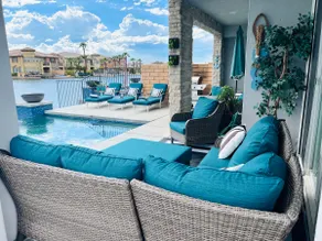 Lakefront Luxury-Tiffany Villa / House w/ Private Pool & Spa - Image 2
