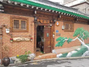 Korea Traditional snug(Entire)House ”Punggyeong” - Image 2