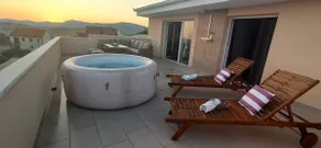 Rooftop Apartment with stunning view - Image 2