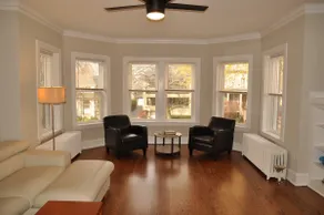 Old Irving Park 2 bd/1 ba, 20 mins to Downtown - Image 3