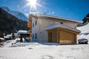 Modern and cozy mountain apartment with a view - Image 4