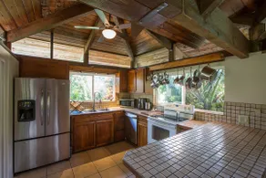 Sunrise Surf Loft at the Hana Bay B&B - Image 3