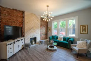 Elegant & Cozy Escape - 5Beds/2.5Bath - Sleeps 10 - Image 2