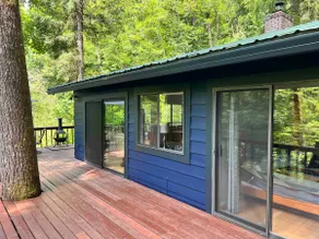 Gorgeous riverfront retreat One Hour from Portland - Image 5