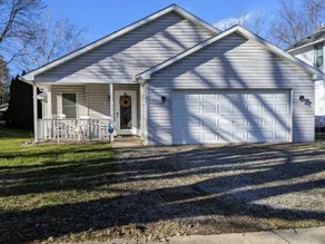 Updated Home on Quiet Street Close to Town. ReLAX! - Image 3