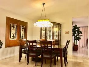 Pool House in Tropical Miami - Image 3