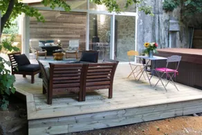Romantic cottage with private hot tub - Image 3