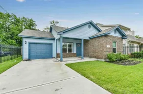 Paradise Oasis Beautiful Gated Home Near Medical Center - Image 2