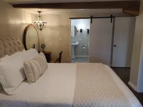 Havisham Bourbon Bar - Suite 18 - private, spacious, wine trail apartment - Image 3
