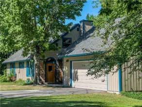The POINT and Cottage - Lakefront property with spectacular views! - Image 2