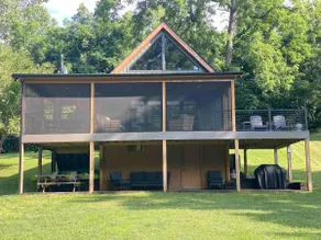 Little Green Cabin on the River — Holiday Ready - Image 4