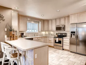 Clean, Quiet, Beautiful, Full Kitchen, - Image 5