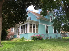 A charming Uptown home where good times are had - Image 2