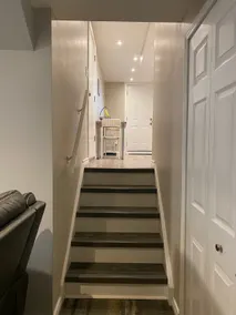 Bright and spacious basement apartment - Image 3