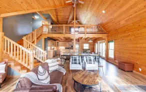 Bourbon Trail Cabin -- Central to the Distilleries - Image 3