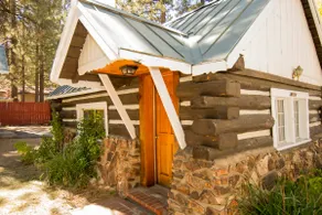 The Divine Historic 1894 Log Cabin - Image 3