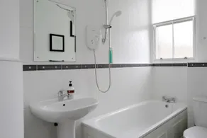 Stylish 2 Bedroom Bruntsfield Apartment in Edinburgh - Image 5