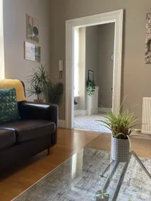 Modern apartment close to city centre - Image 3