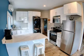 Reno'd 2 BD in Hintonburg Balcony & Parking - Image 3